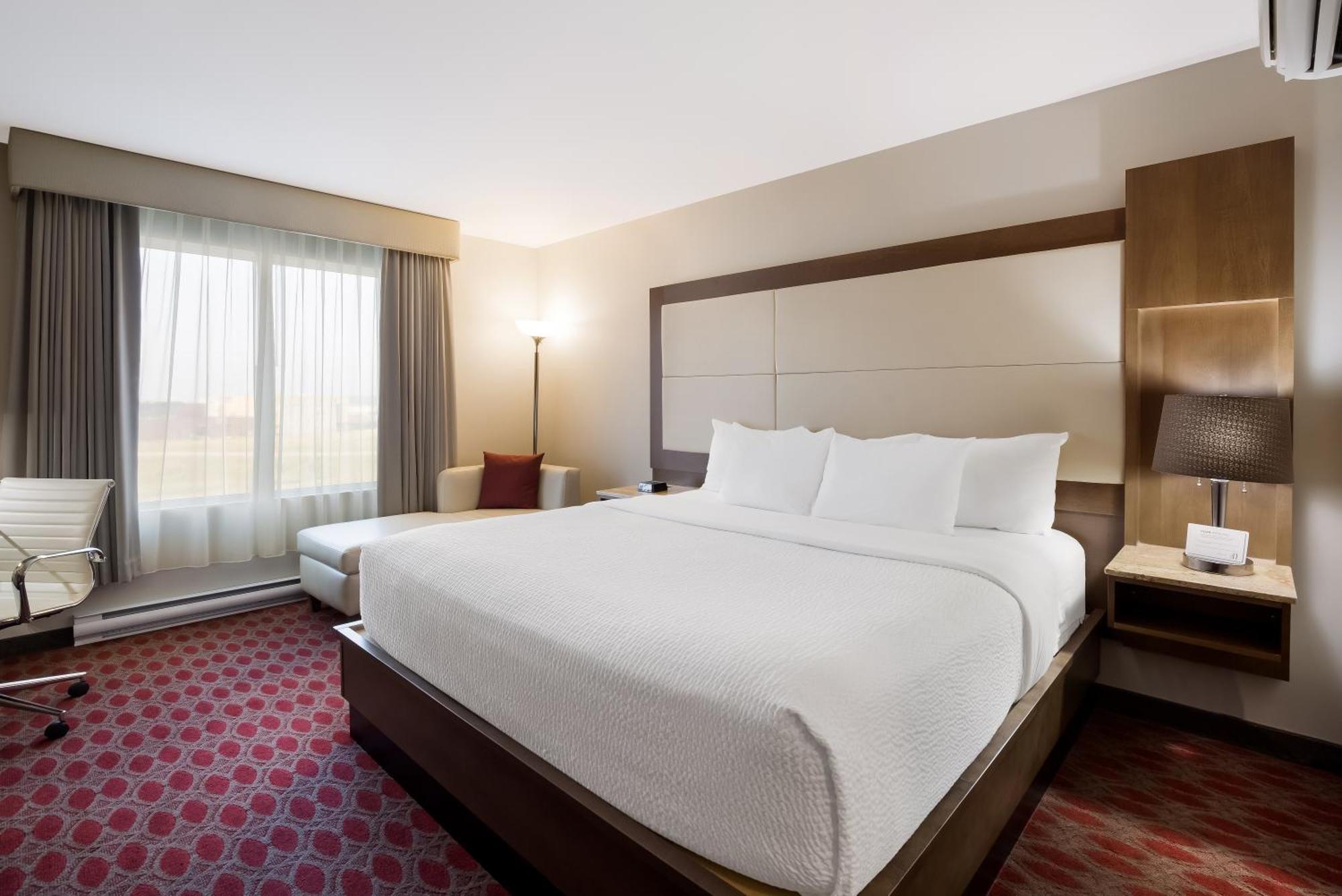 วินด์แฮม ดาร์เดน แคลกรี แอร์พอร์ต Hotel คาลการี ภายนอก รูปภาพ